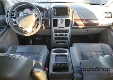 2010 Chrysler Town & Country Touring из США, поврежденный, VIN 2A4RR5DX5AR353160